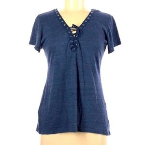 Heart soul grommet short sleeve V-neck T-shirt medium